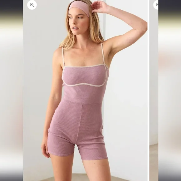 💮 Mauve Ribbed Contrast Romper - Picture 3 of 6
